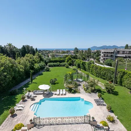 La Gloriette Azur Piscine Sauna Vue