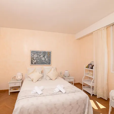 La Gloriette Azur Piscine Sauna Vue *